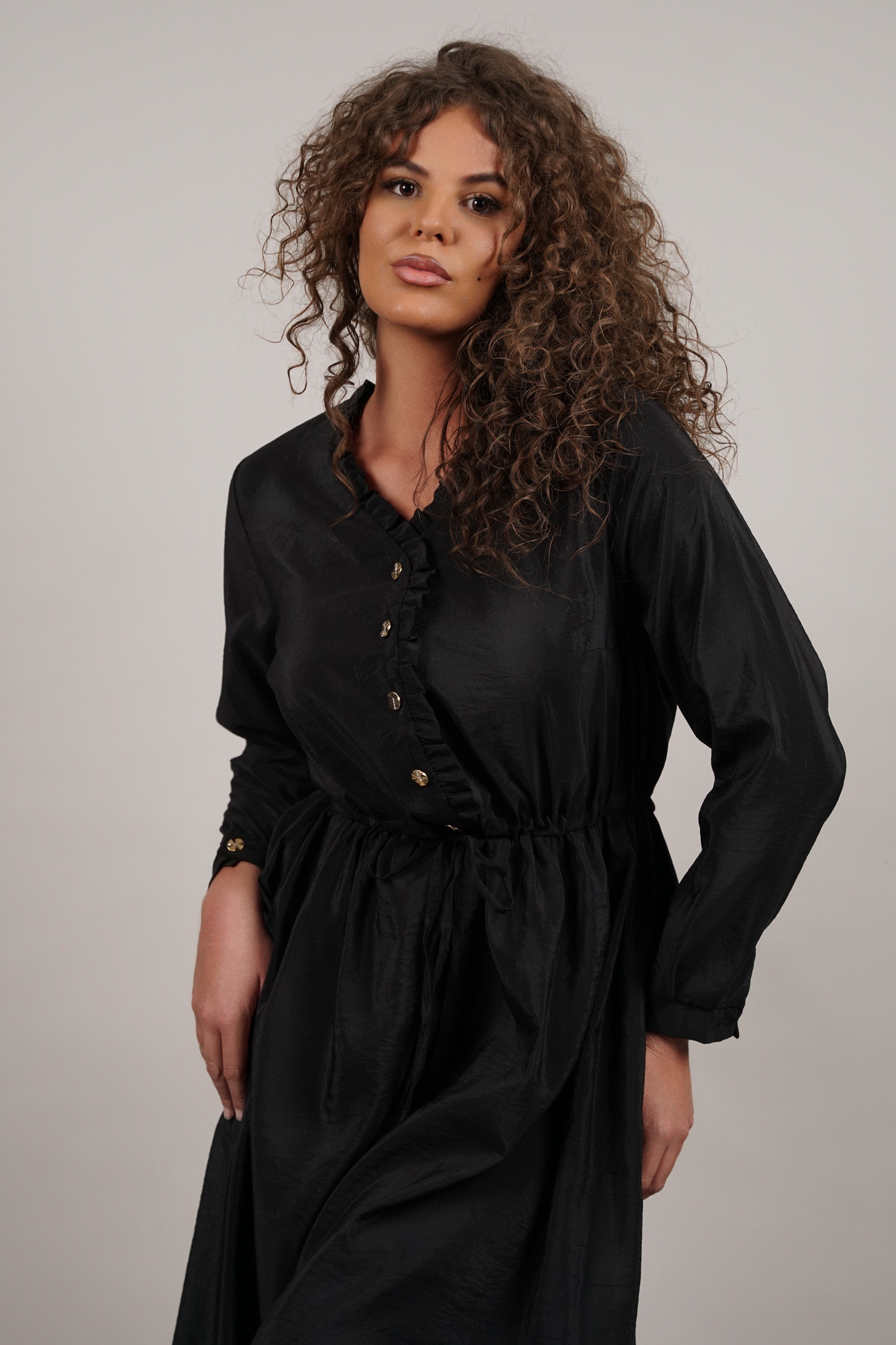 Anamy - bezvremenska crna haljina