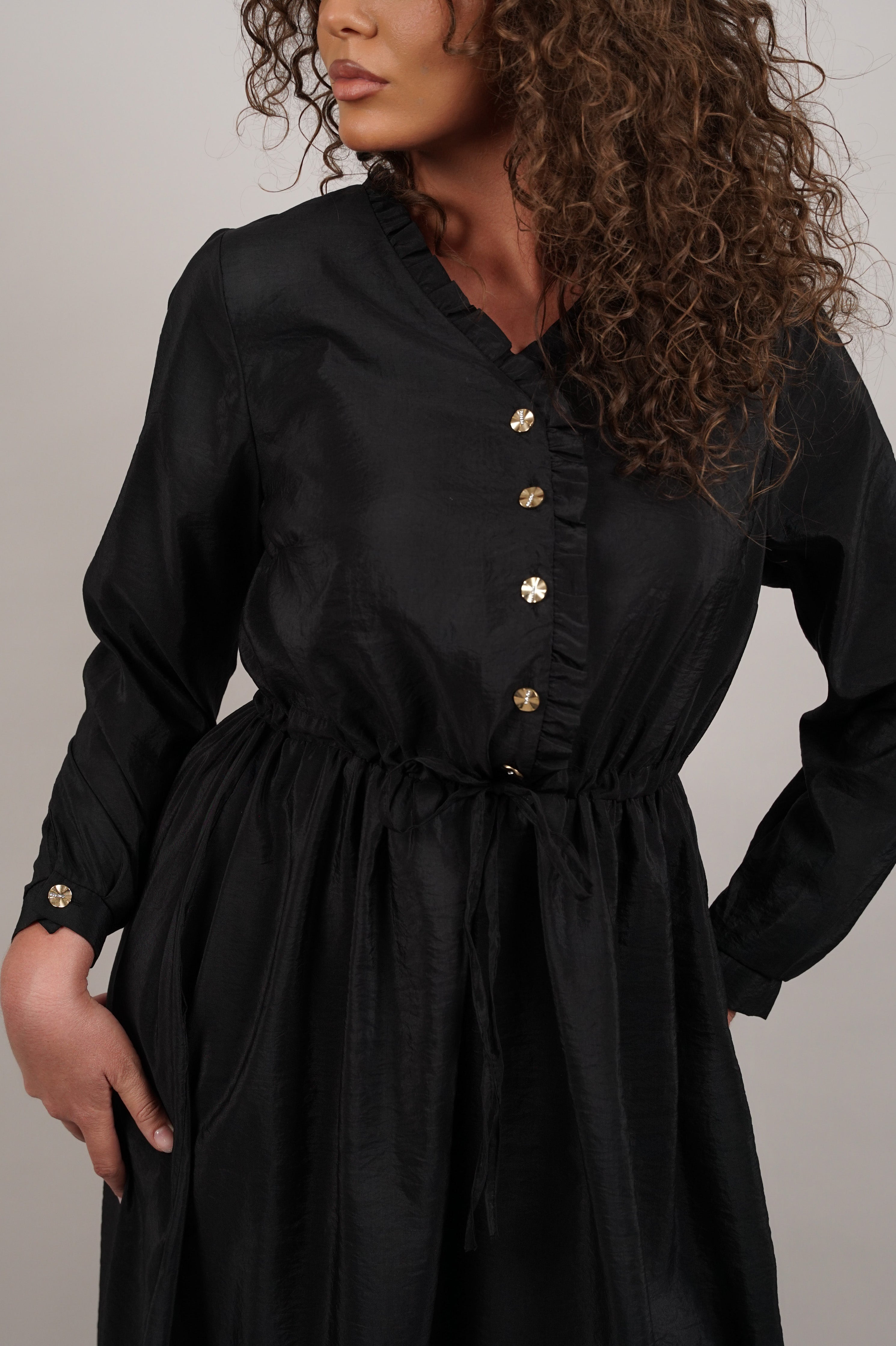 Anamy - bezvremenska crna haljina