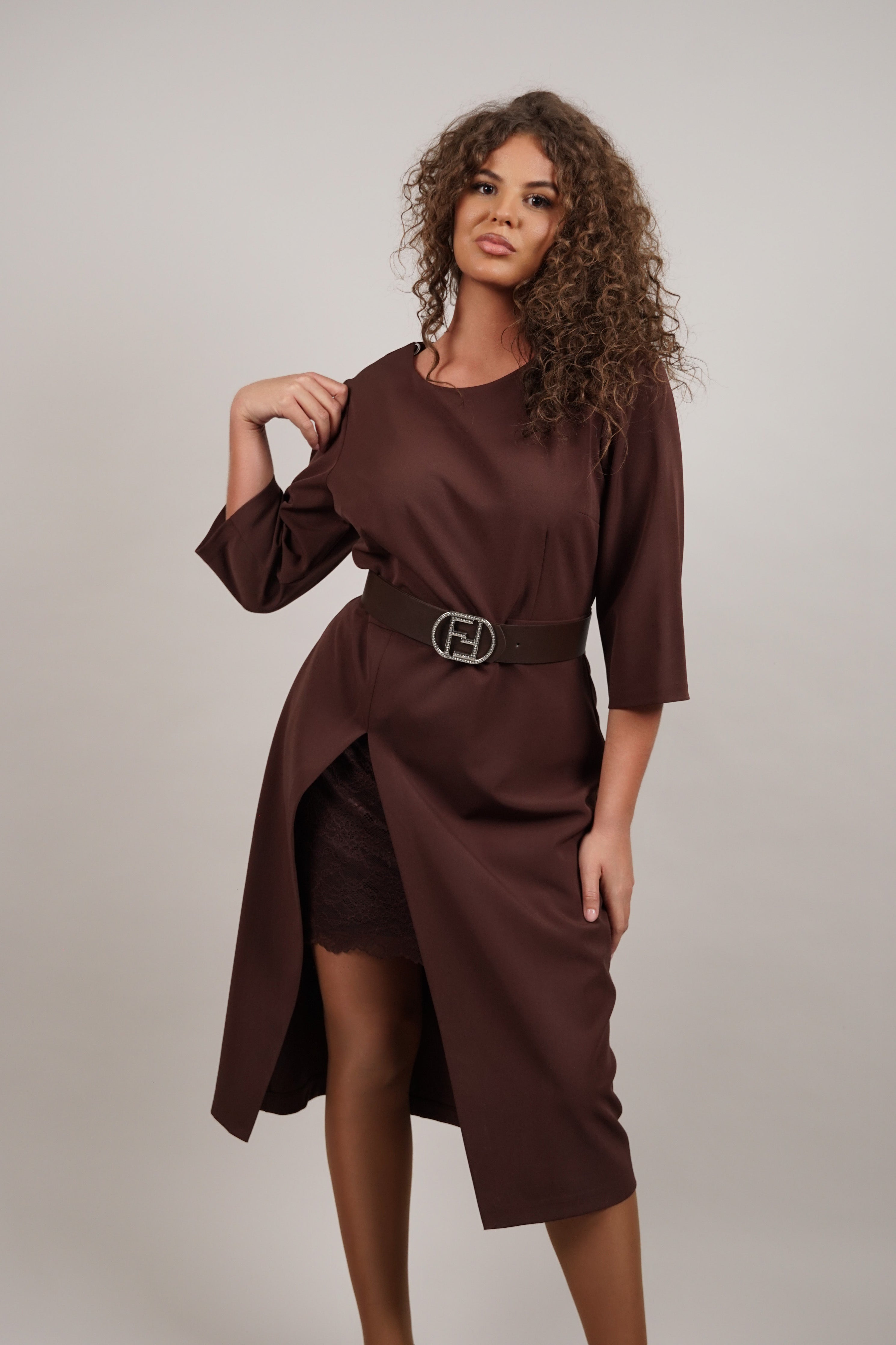 Eloe - smeđa haljina sa detaljima čipke