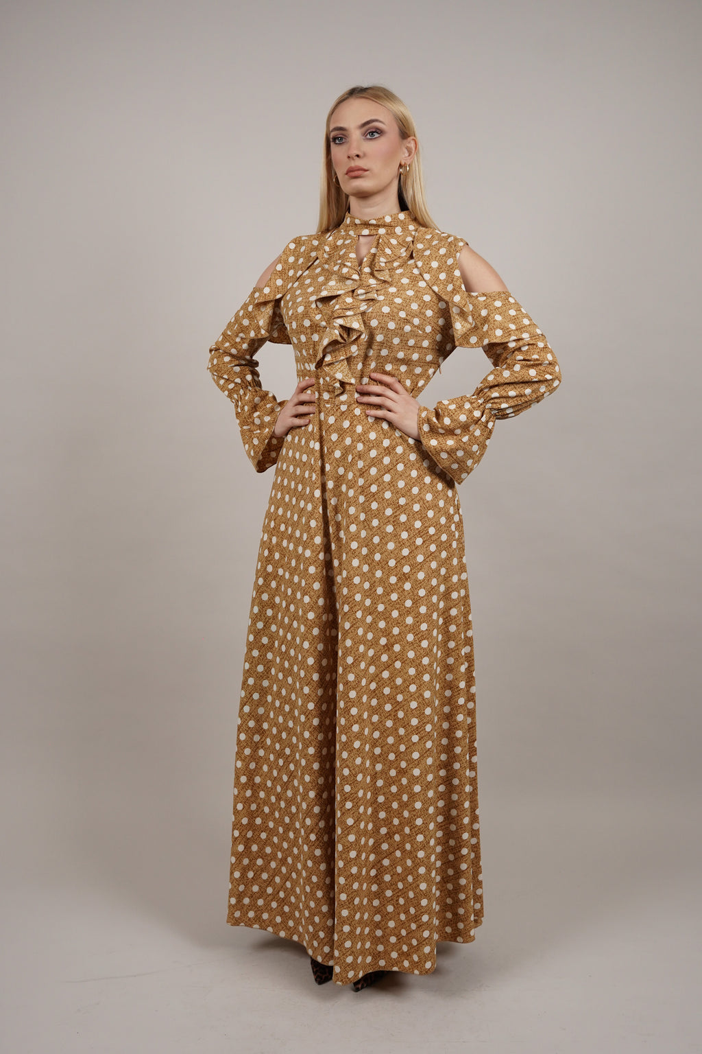 Golden Polka – elegantna haljina sa volanima