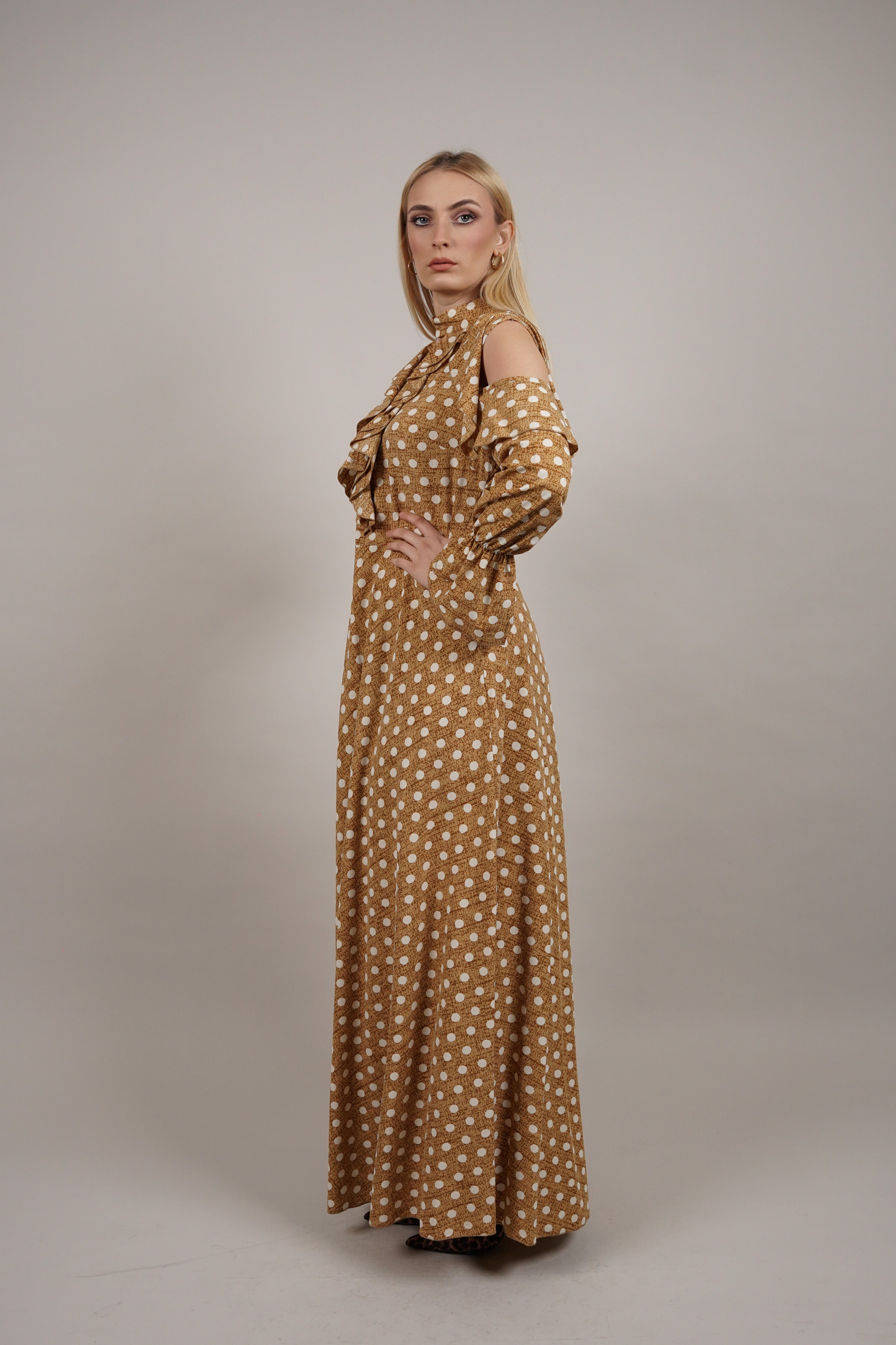 Golden Polka – elegantna haljina sa volanima