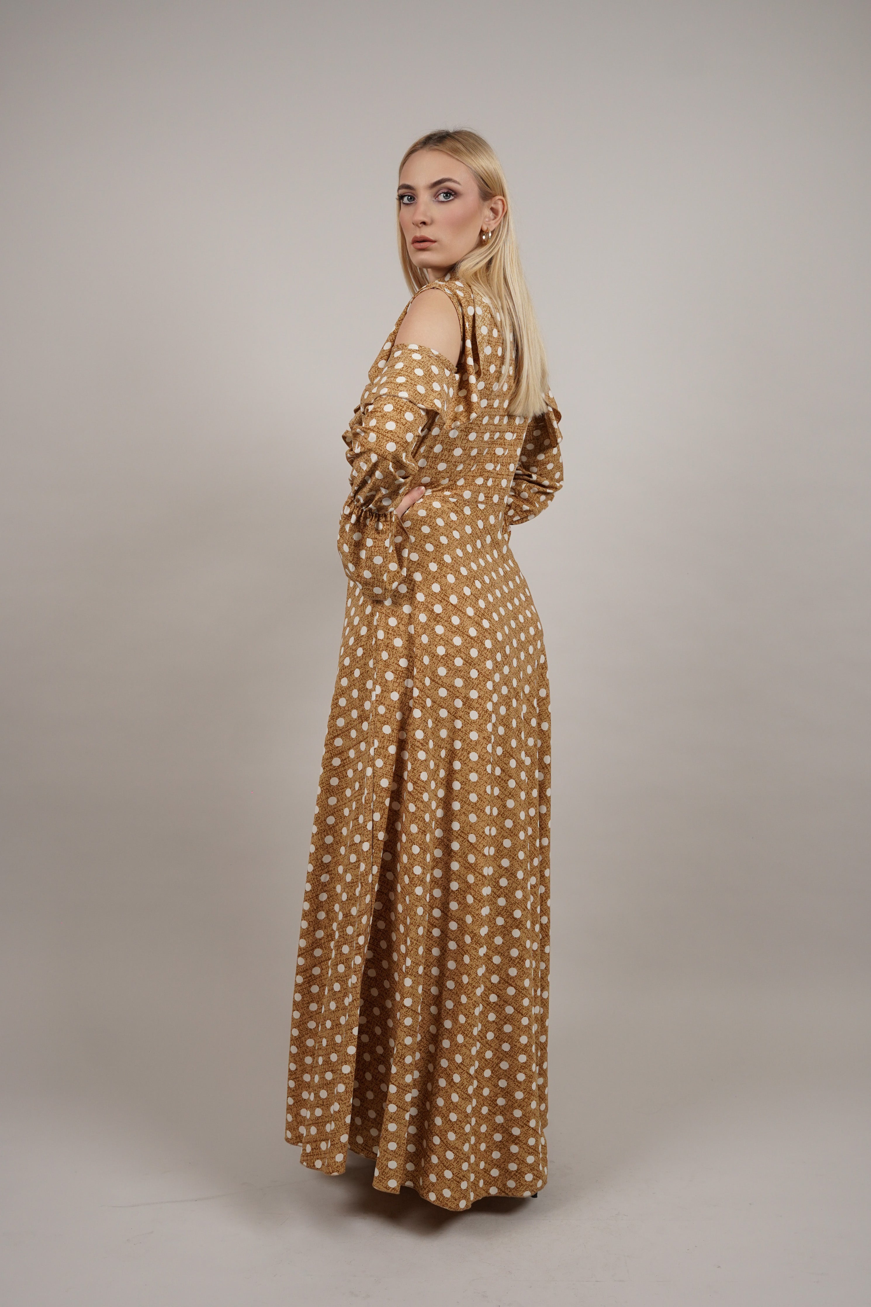 Golden Polka – elegantna haljina sa volanima