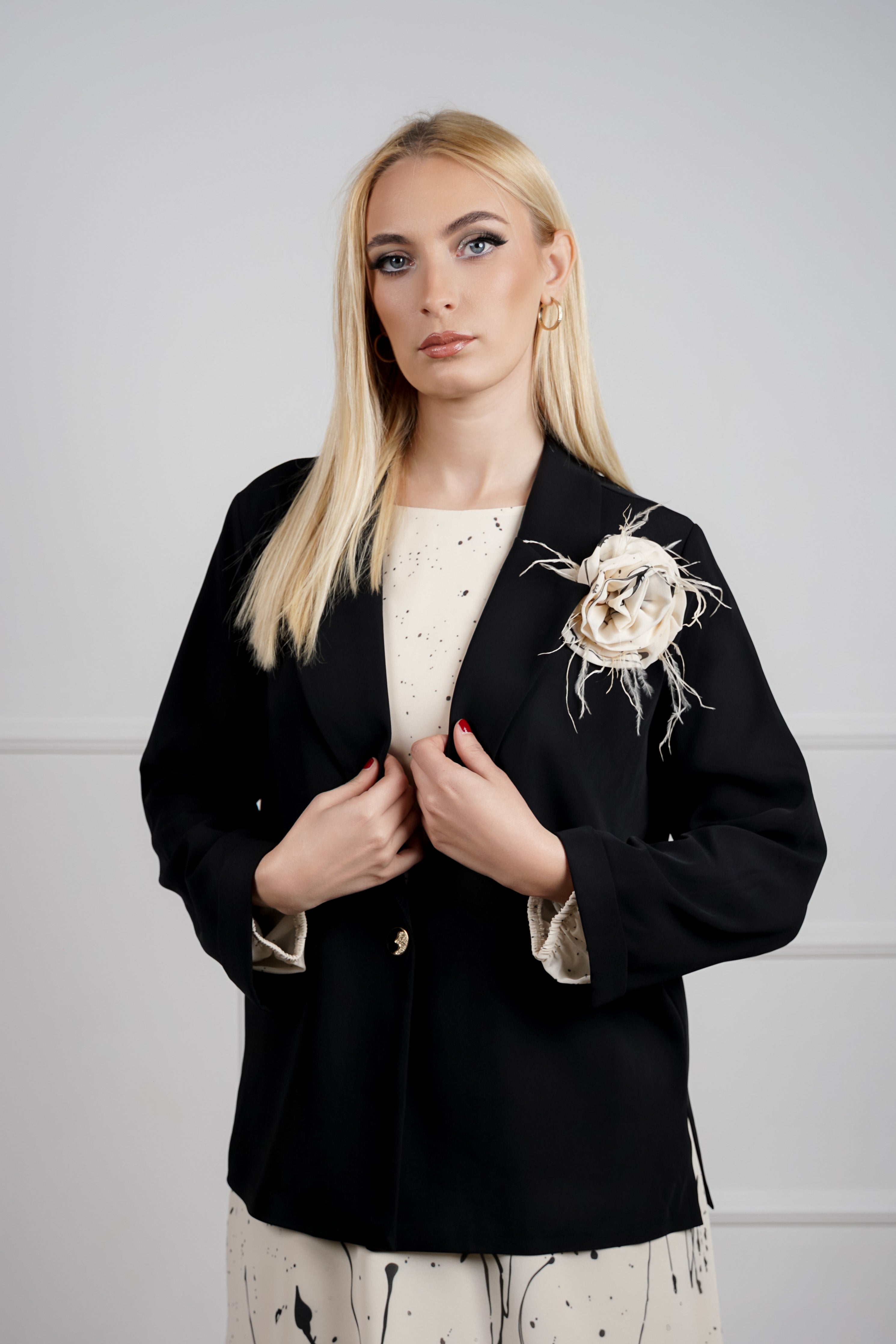 Noelle komplet – profinjena elegancija u prljavo bijeloj