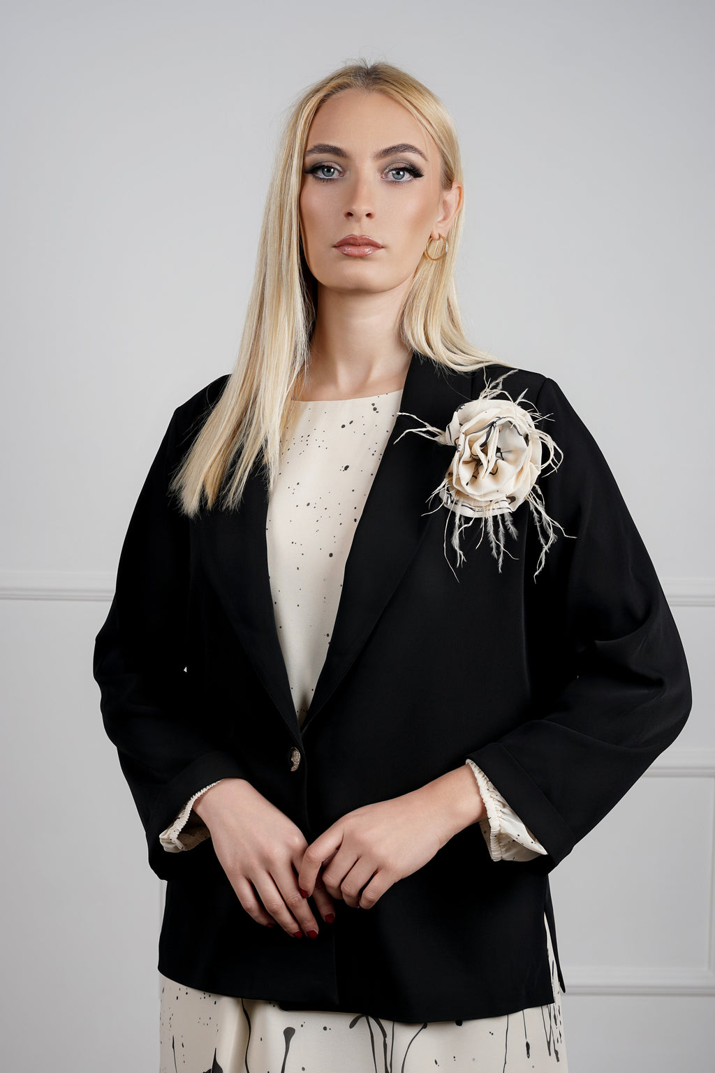 Noelle komplet – profinjena elegancija u prljavo bijeloj