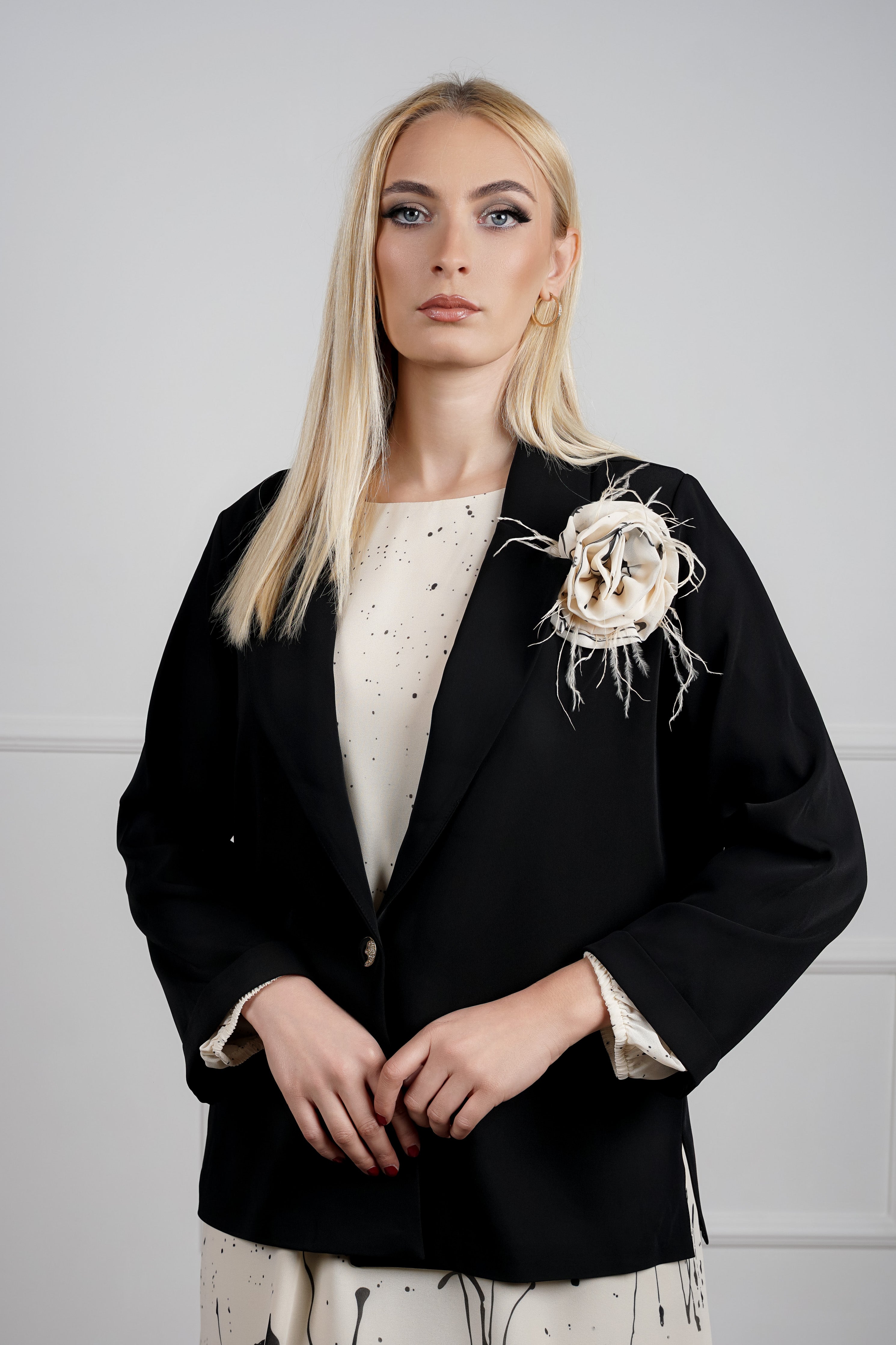 Noelle komplet – profinjena elegancija u prljavo bijeloj