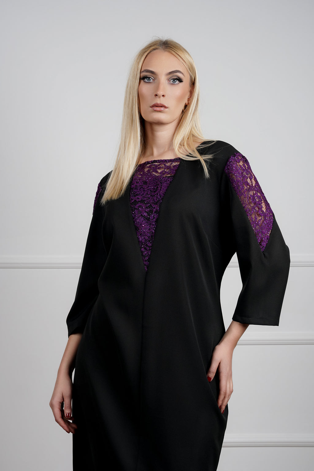 Lumia haljina - crni klasik s ljubičastim akcentom
