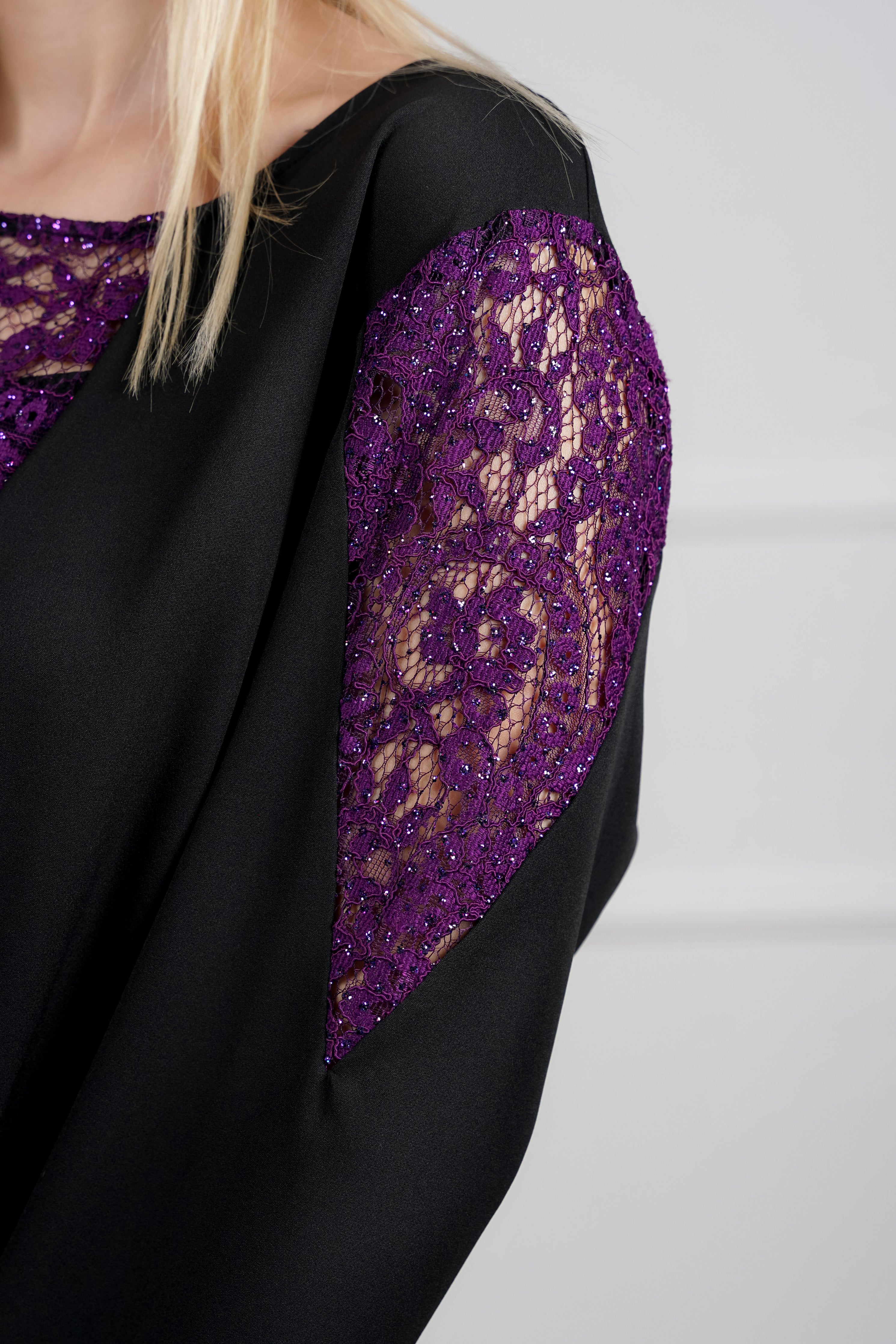 Lumia haljina - crni klasik s ljubičastim akcentom