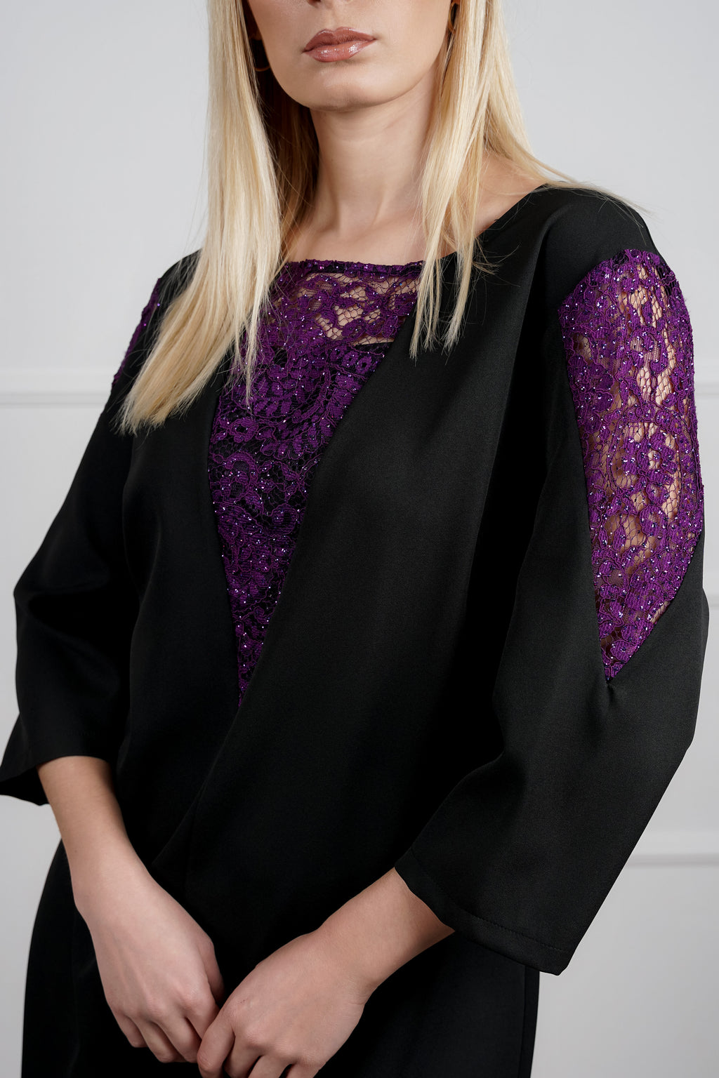 Lumia haljina - crni klasik s ljubičastim akcentom