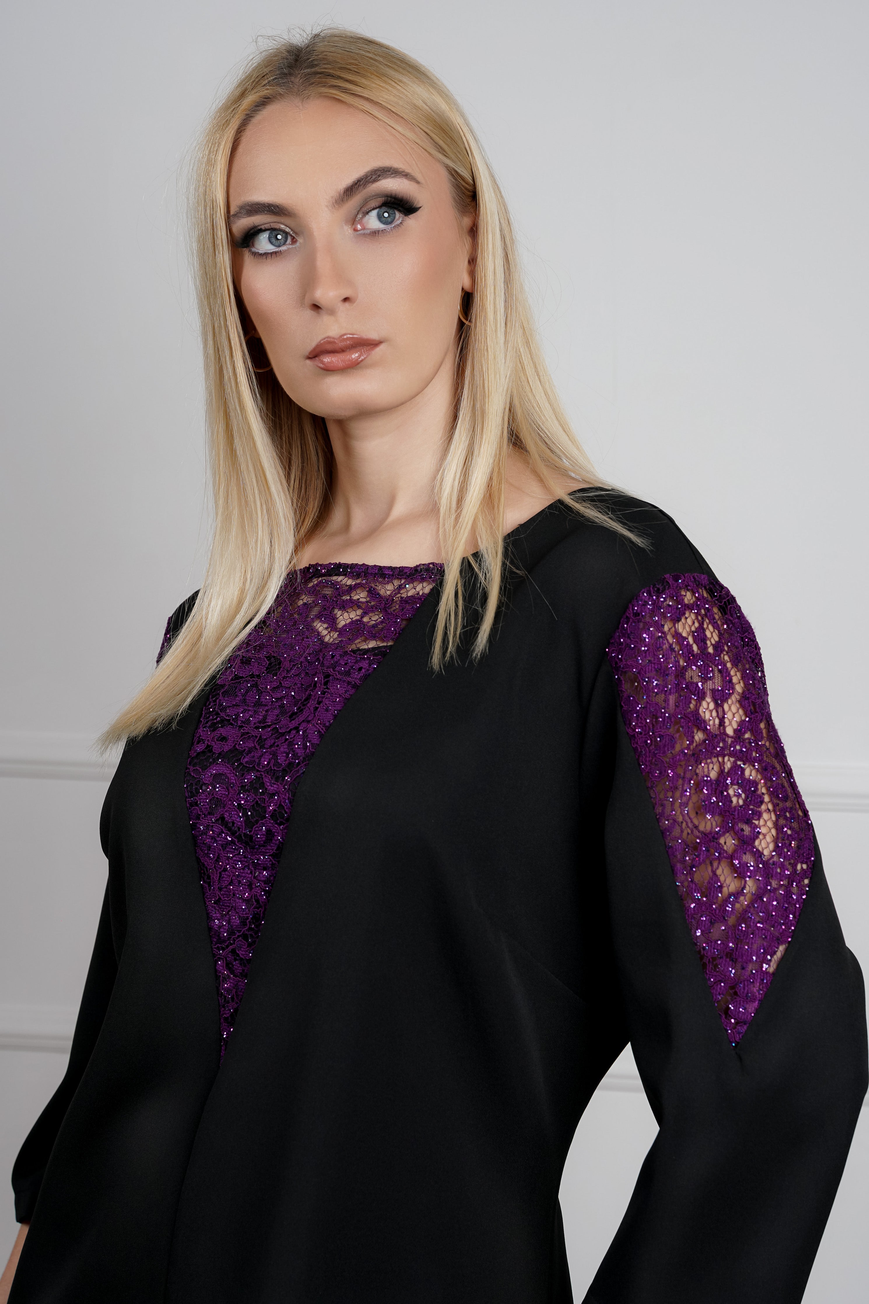 Lumia haljina - crni klasik s ljubičastim akcentom