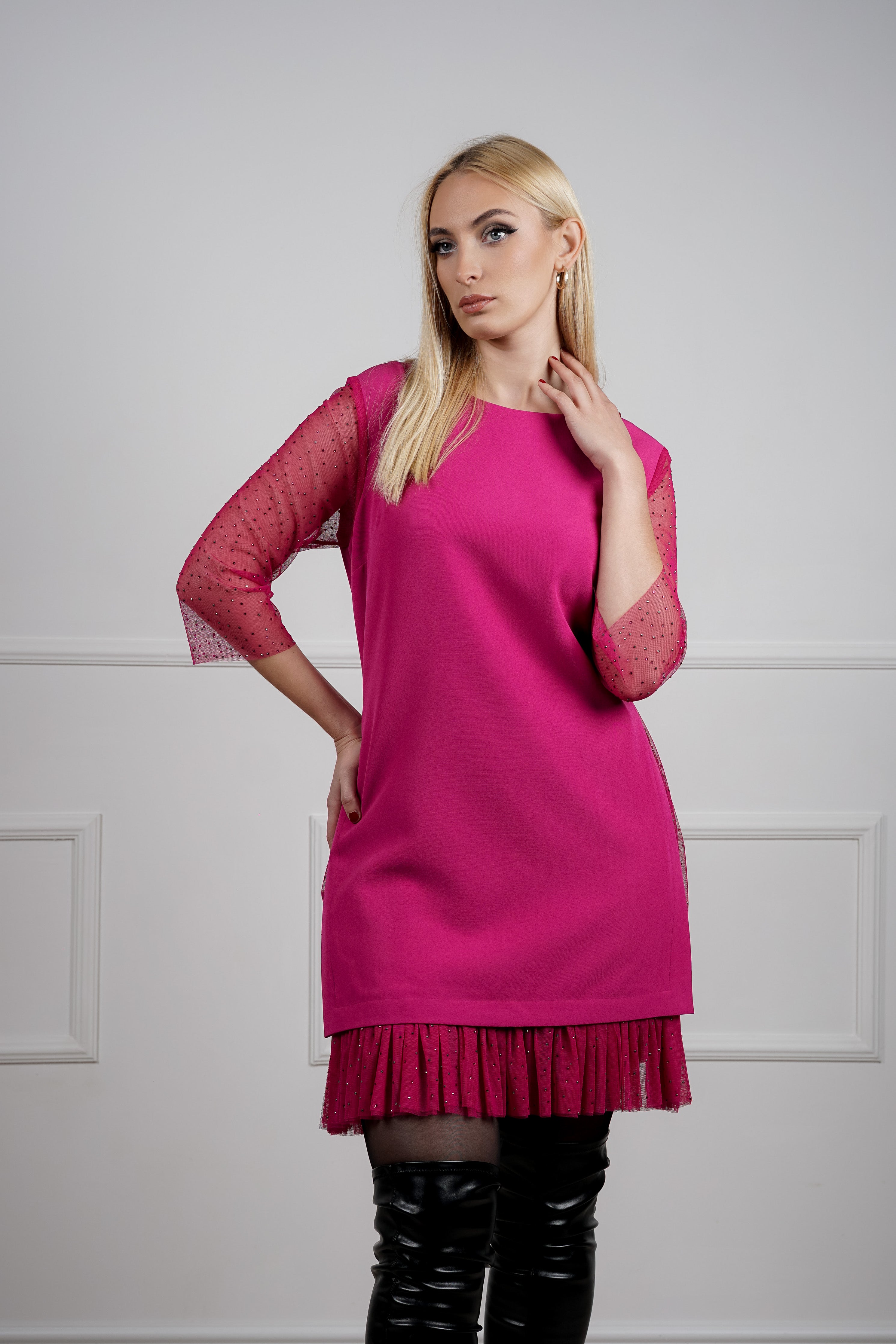 Mona haljina – statement komad za posebne trenutke