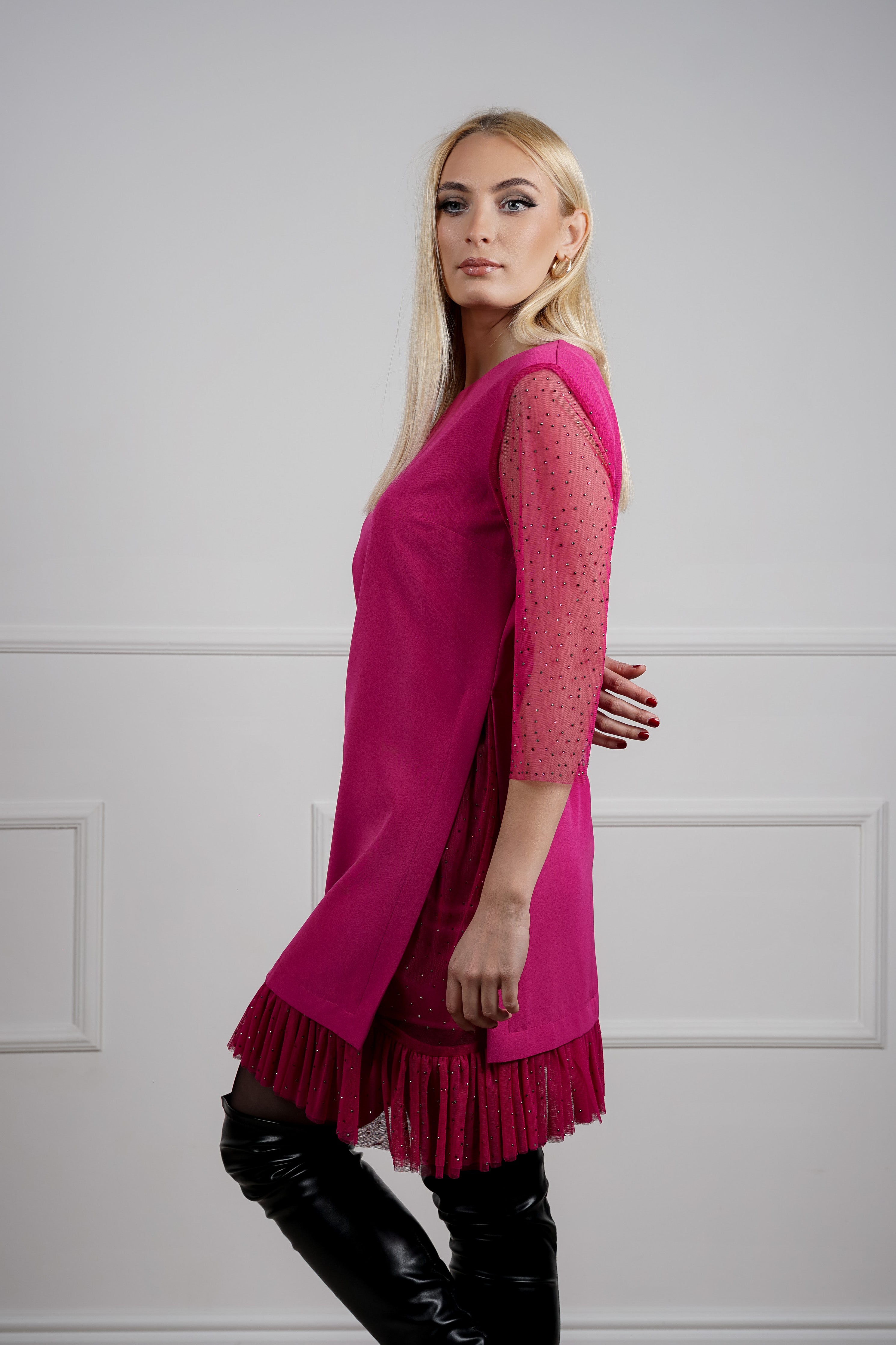 Mona haljina – statement komad za posebne trenutke