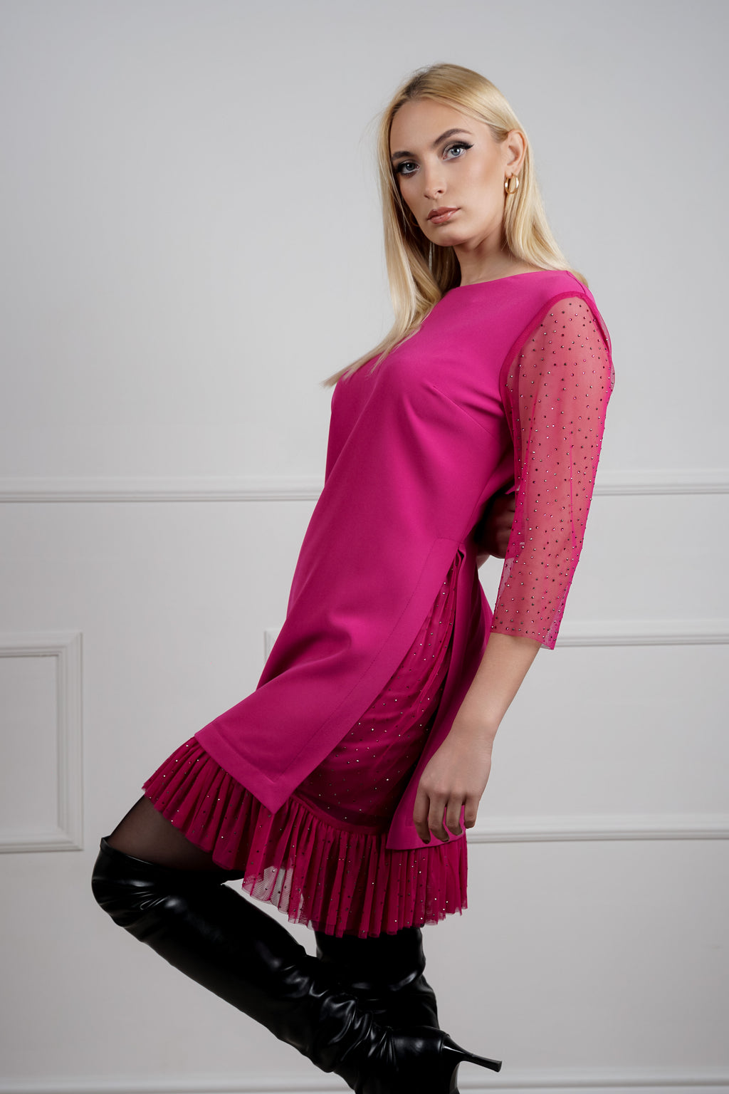 Mona haljina – statement komad za posebne trenutke