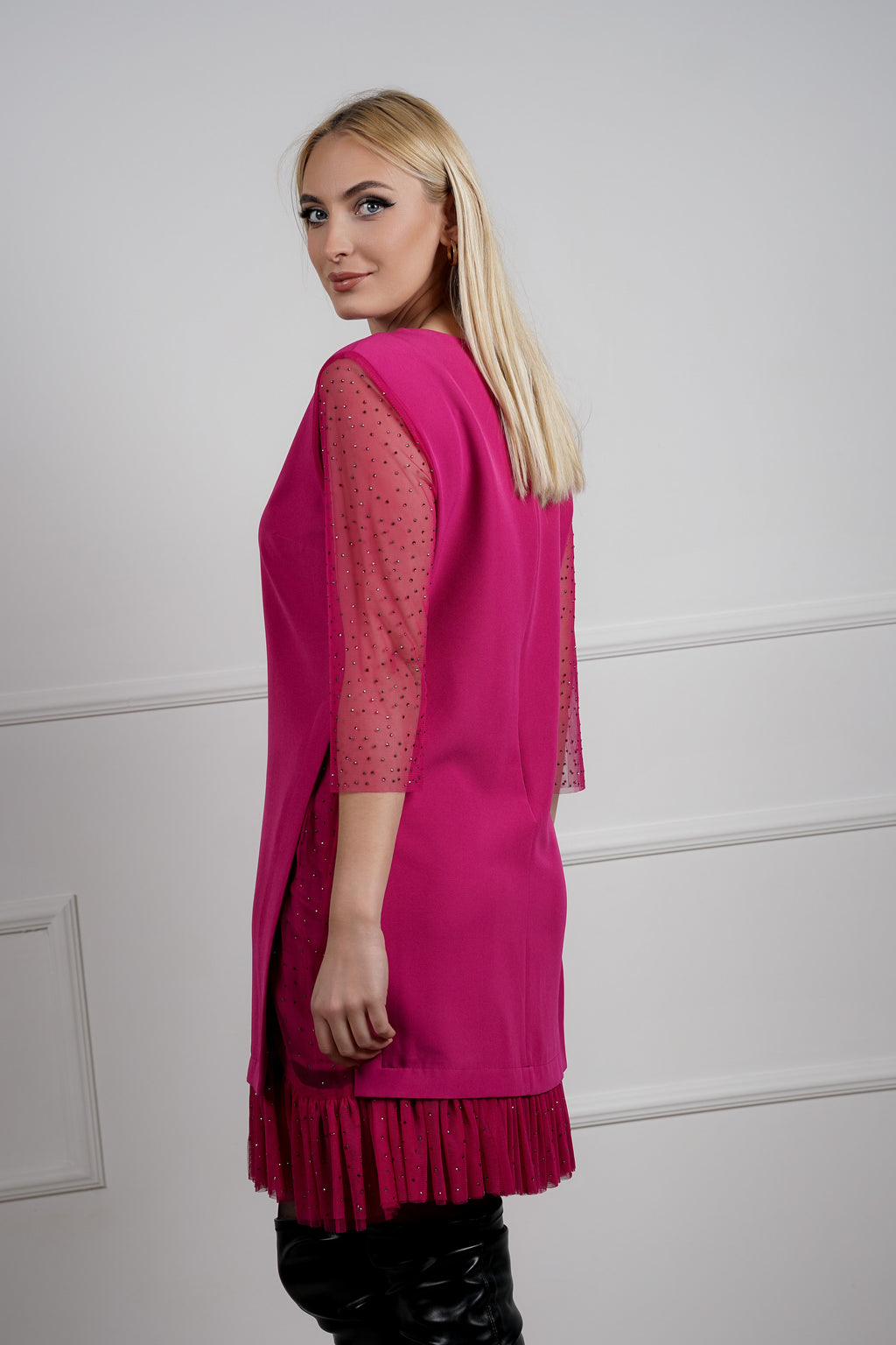 Mona haljina – statement komad za posebne trenutke