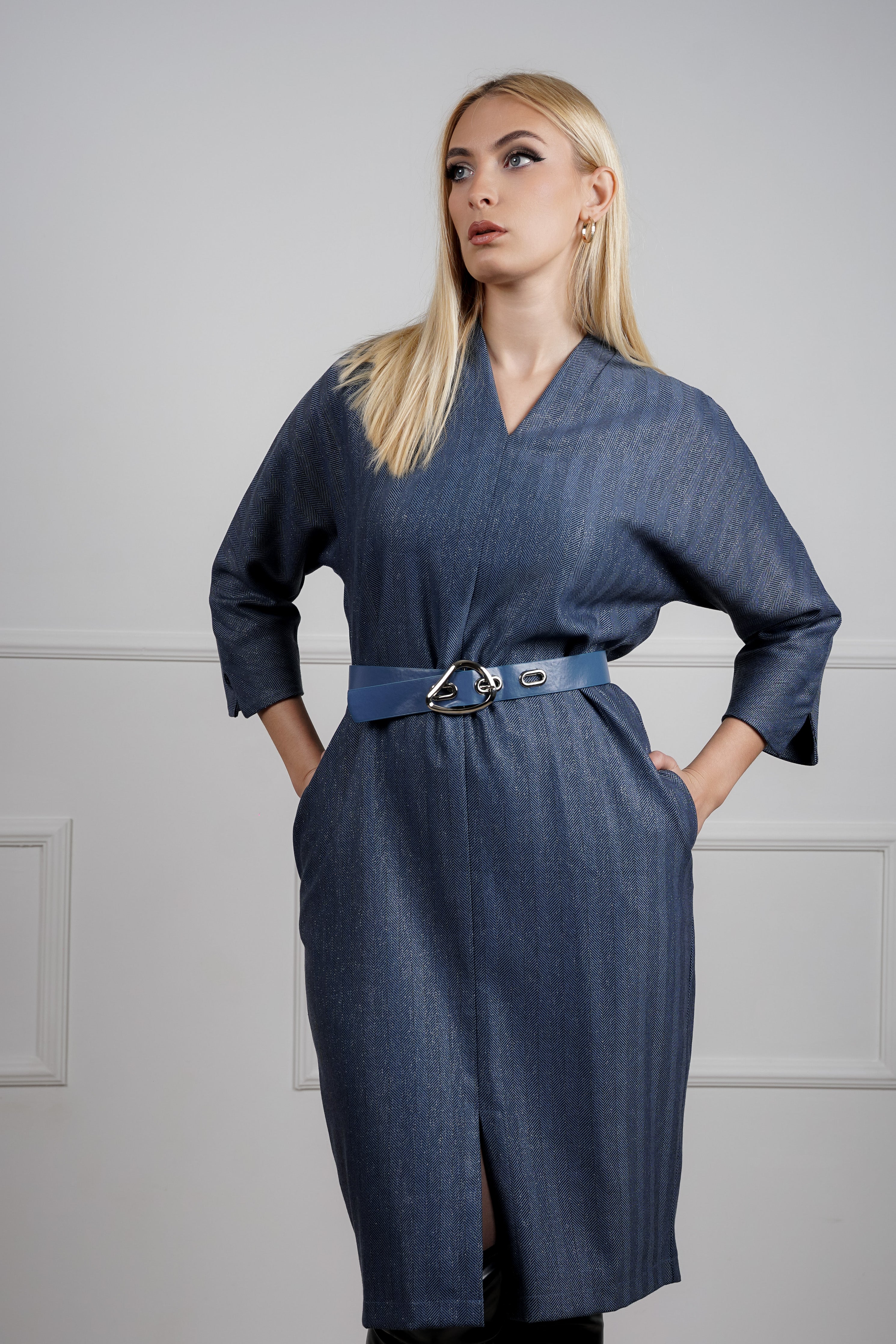 Elora haljina - causal sa profinjenim detaljima u teget nijansi