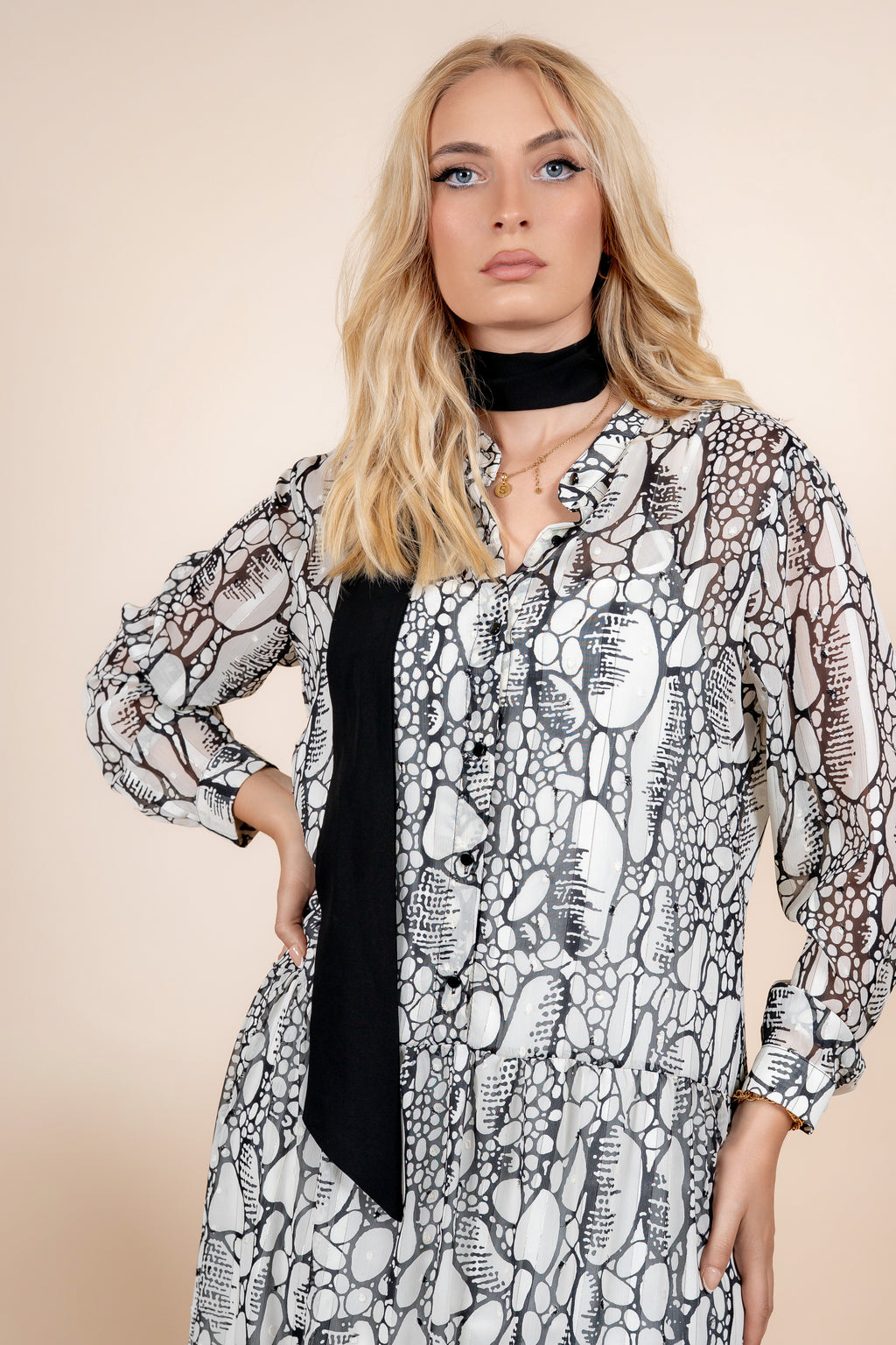 Belleza – sofisticirana midi haljina s bogatim dezenom