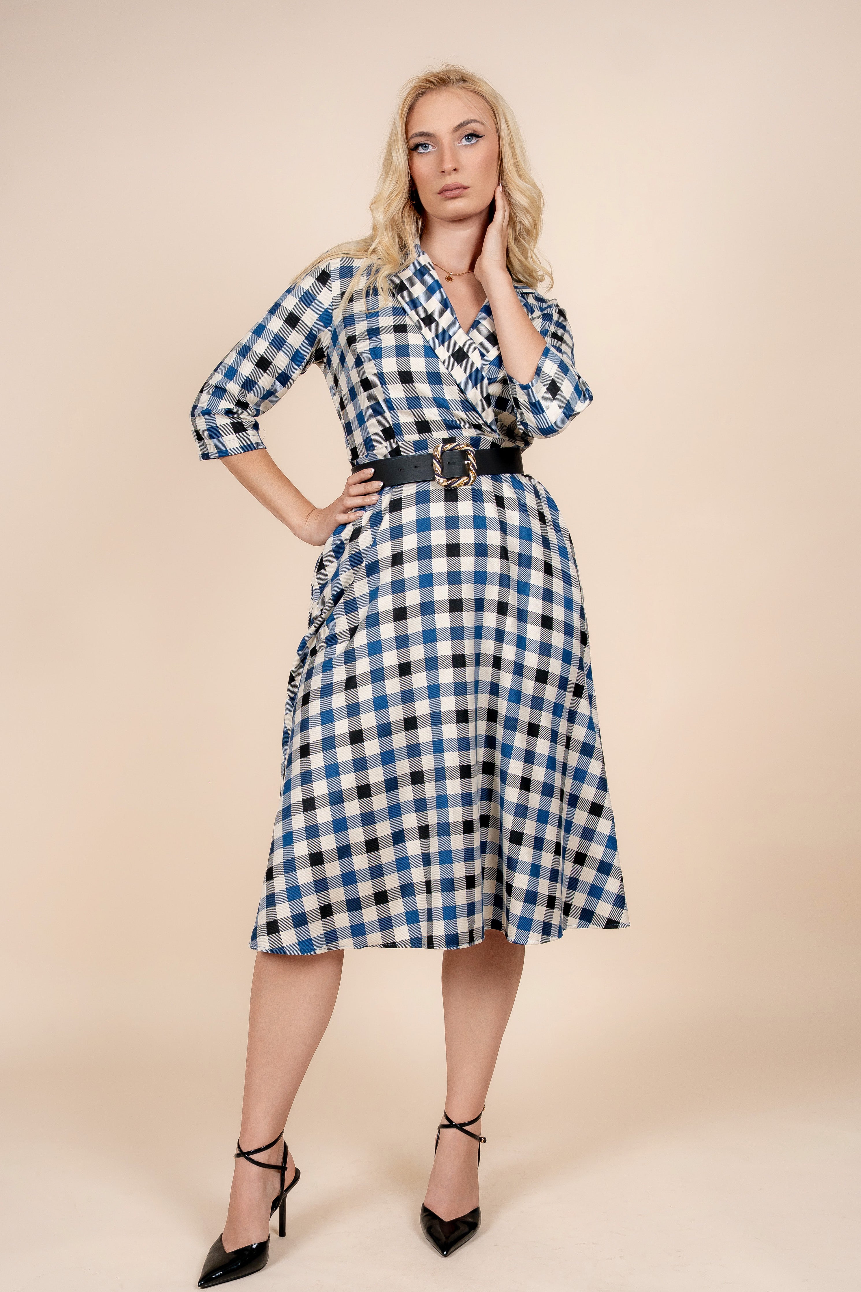 Daria – haljina A kroja s karo uzorkom