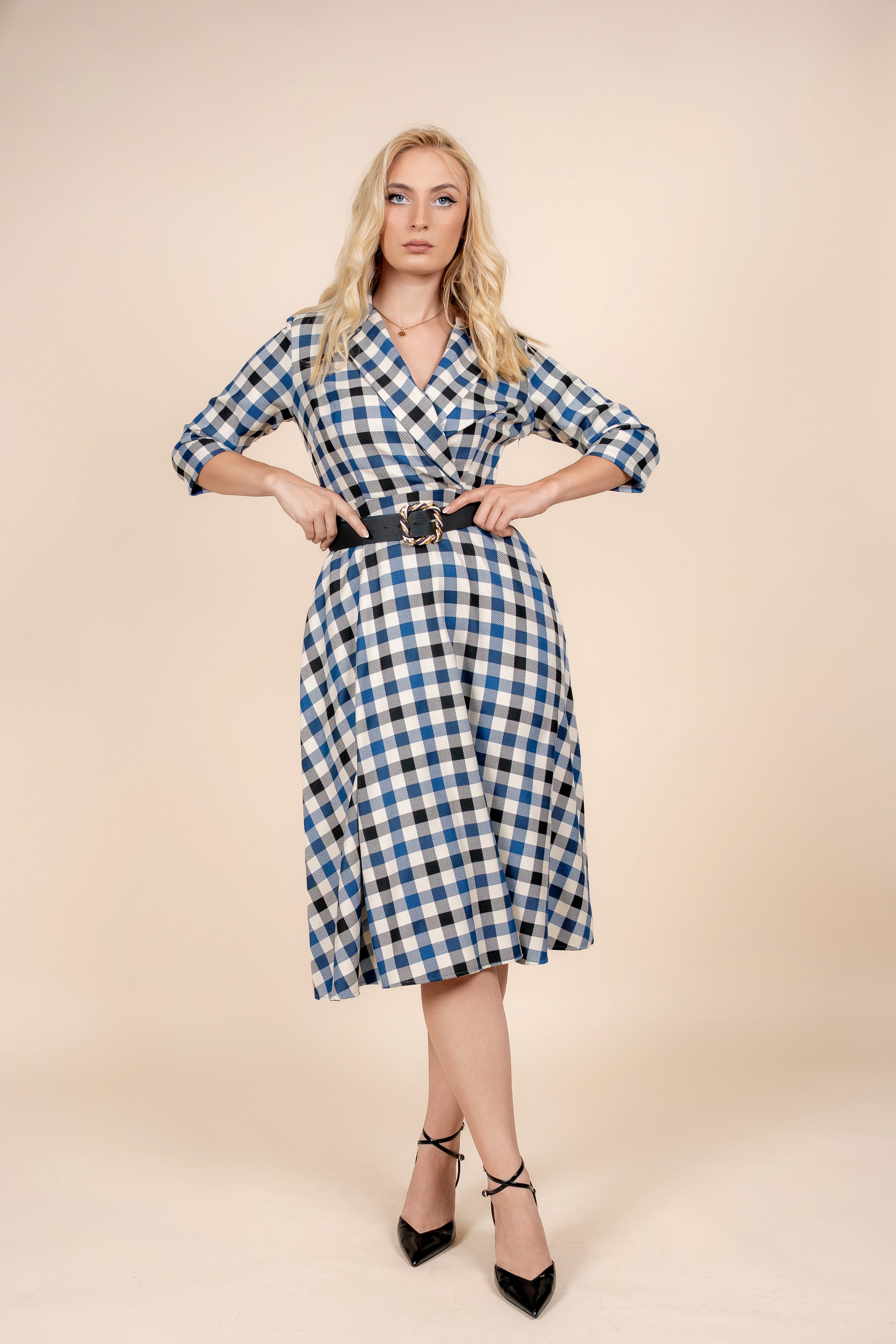 Daria – haljina A kroja s karo uzorkom