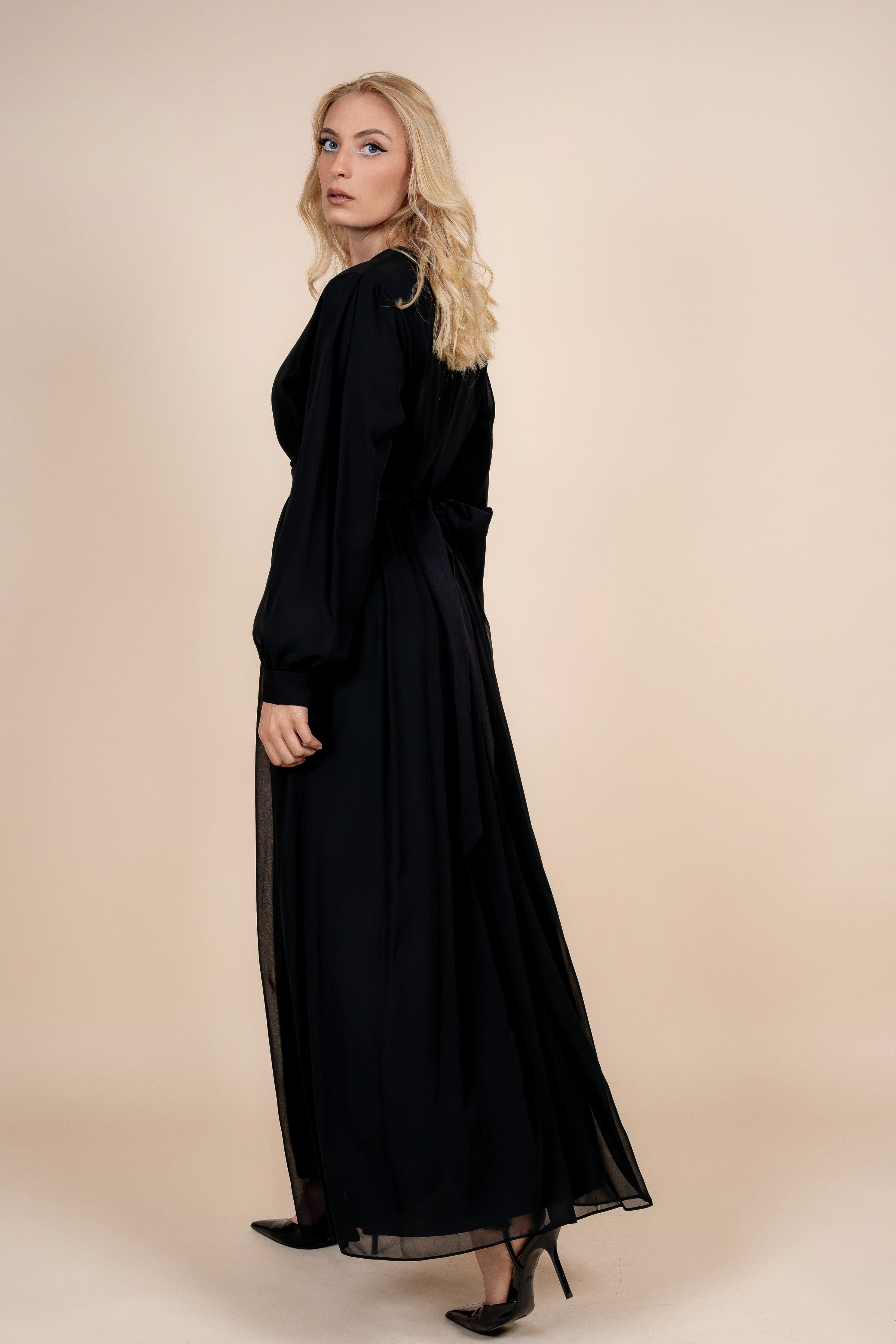 Aluna - raskošna crna svečana haljina sa til slojevima