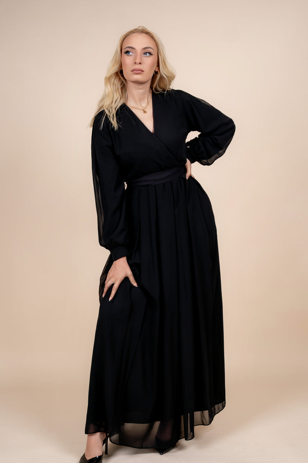 Aluna - raskošna crna svečana haljina sa til slojevima