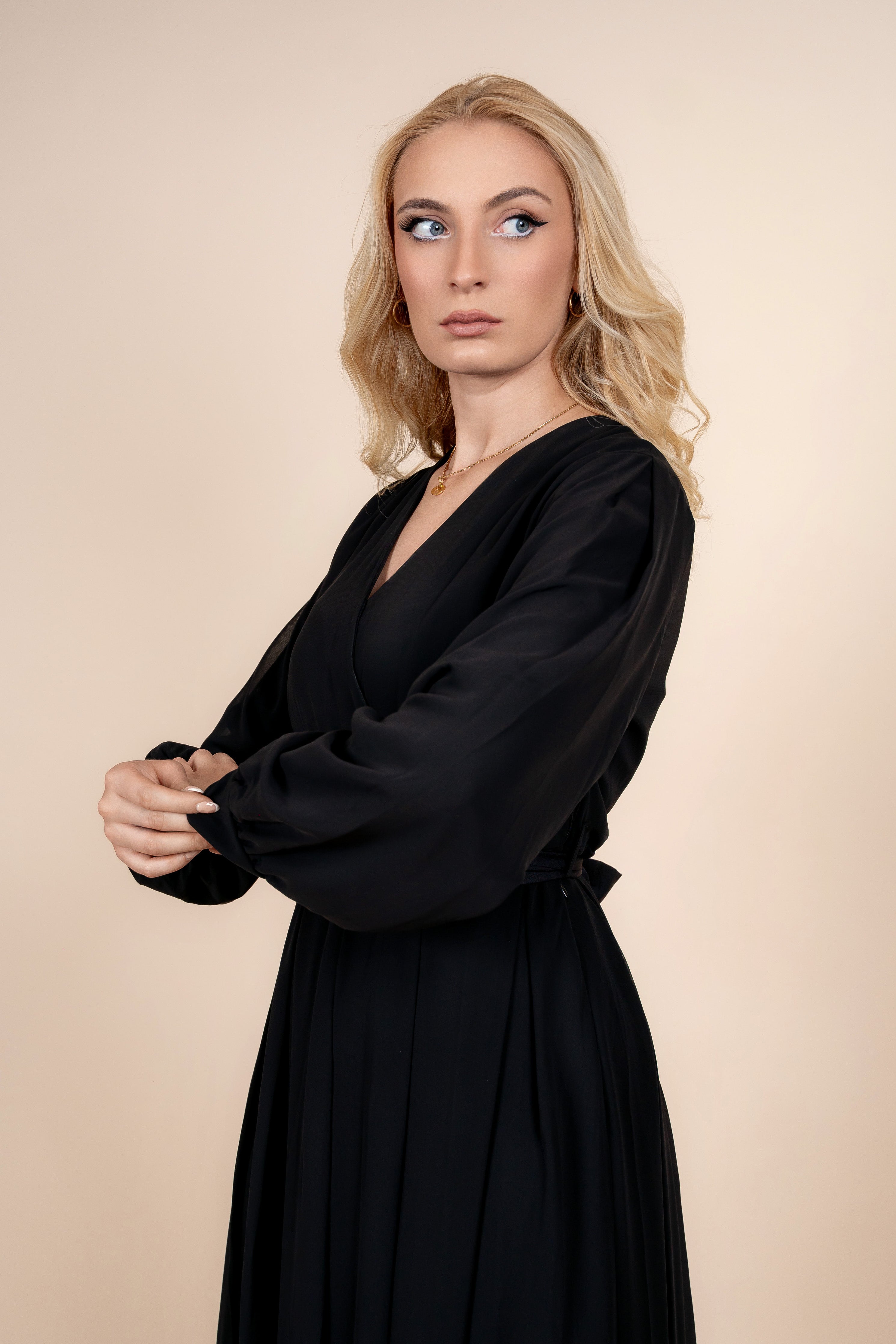 Aluna - raskošna crna svečana haljina sa til slojevima