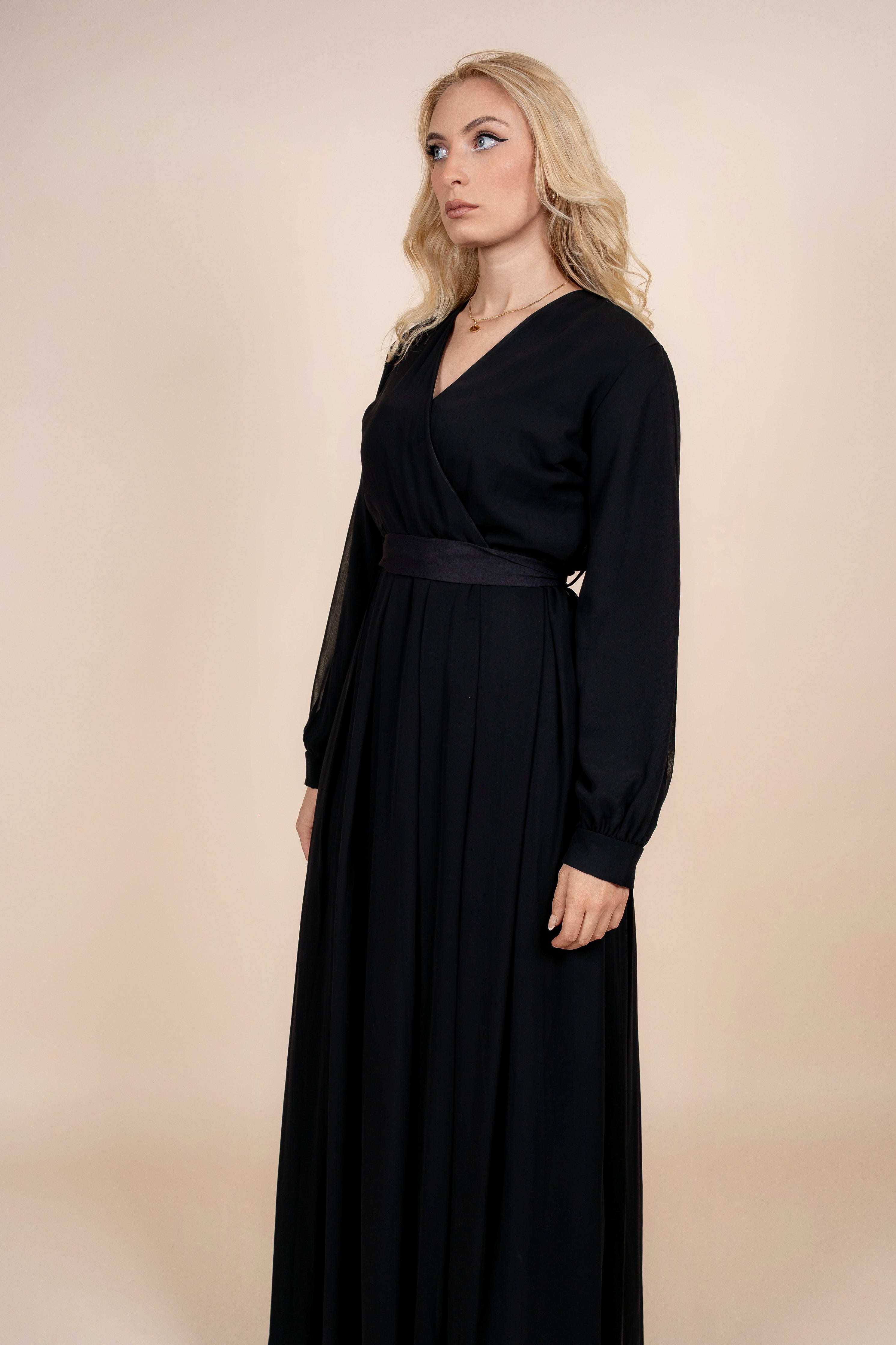 Aluna - raskošna crna svečana haljina sa til slojevima