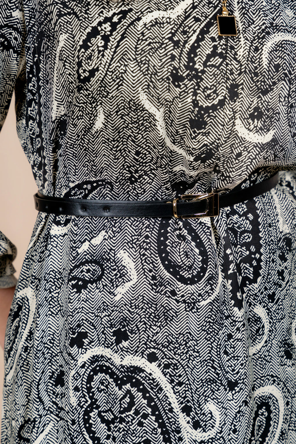 Maya – moderna pamučna haljina s unikatnim dezenom