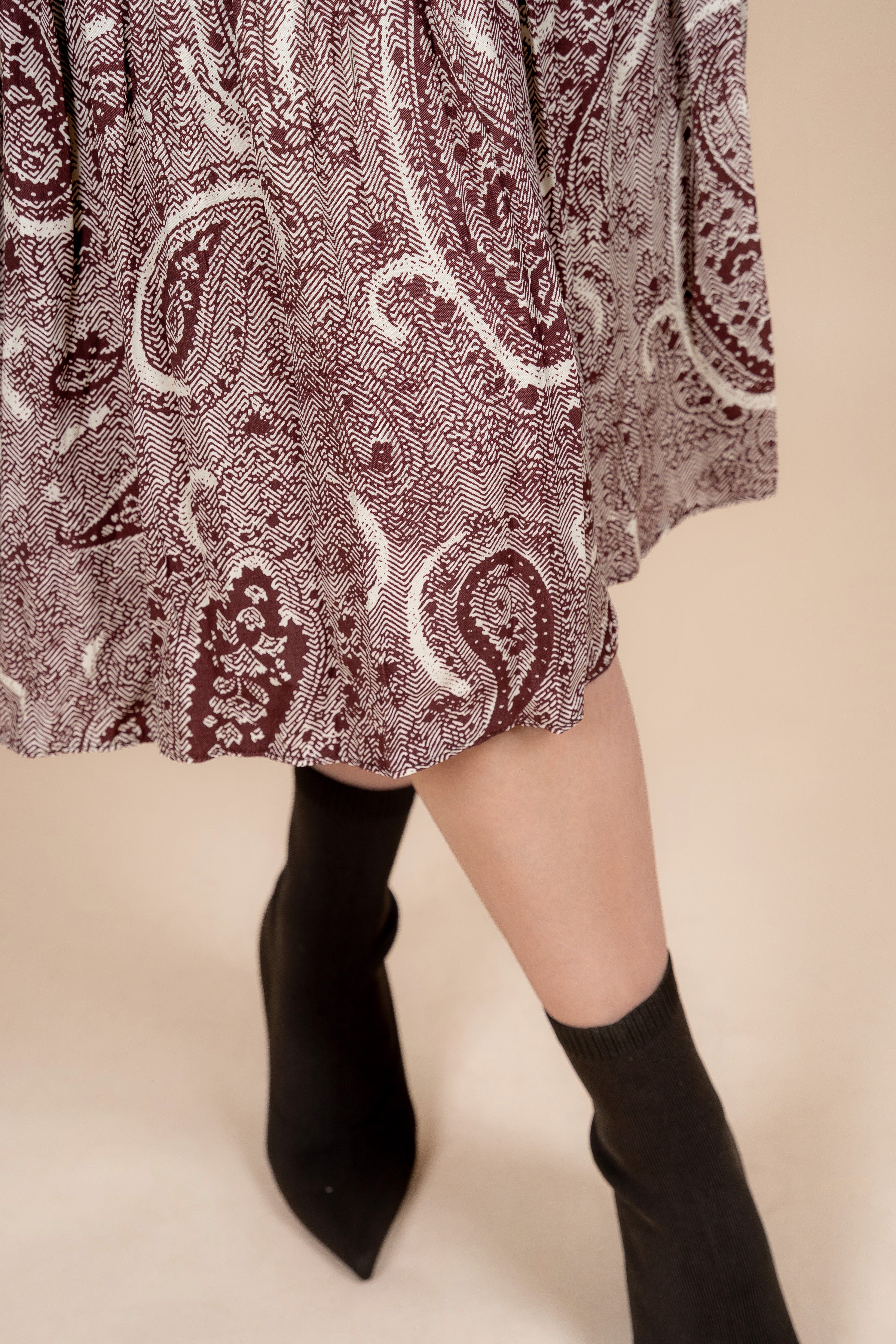 Maya - moderna pamučna haljina s unikatnim dezenom