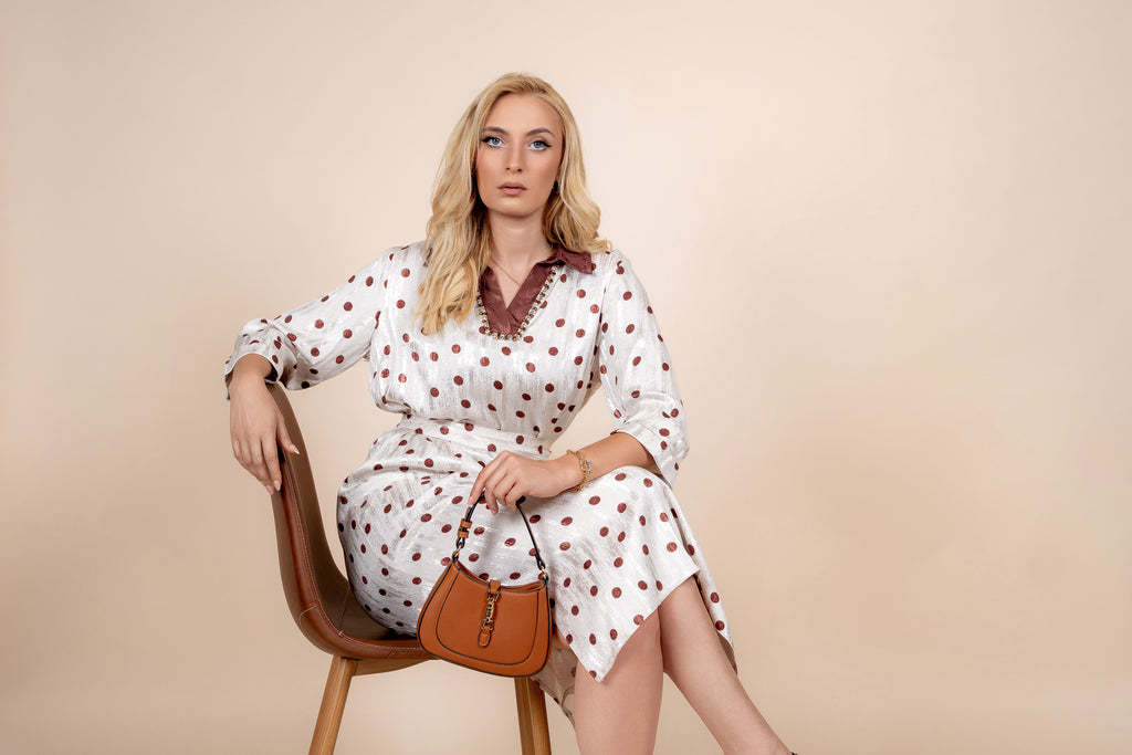 Elara - satenska bež haljina sa cirkonima