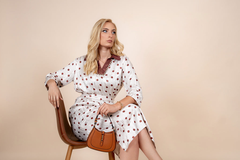 Elara - satenska bež haljina sa cirkonima