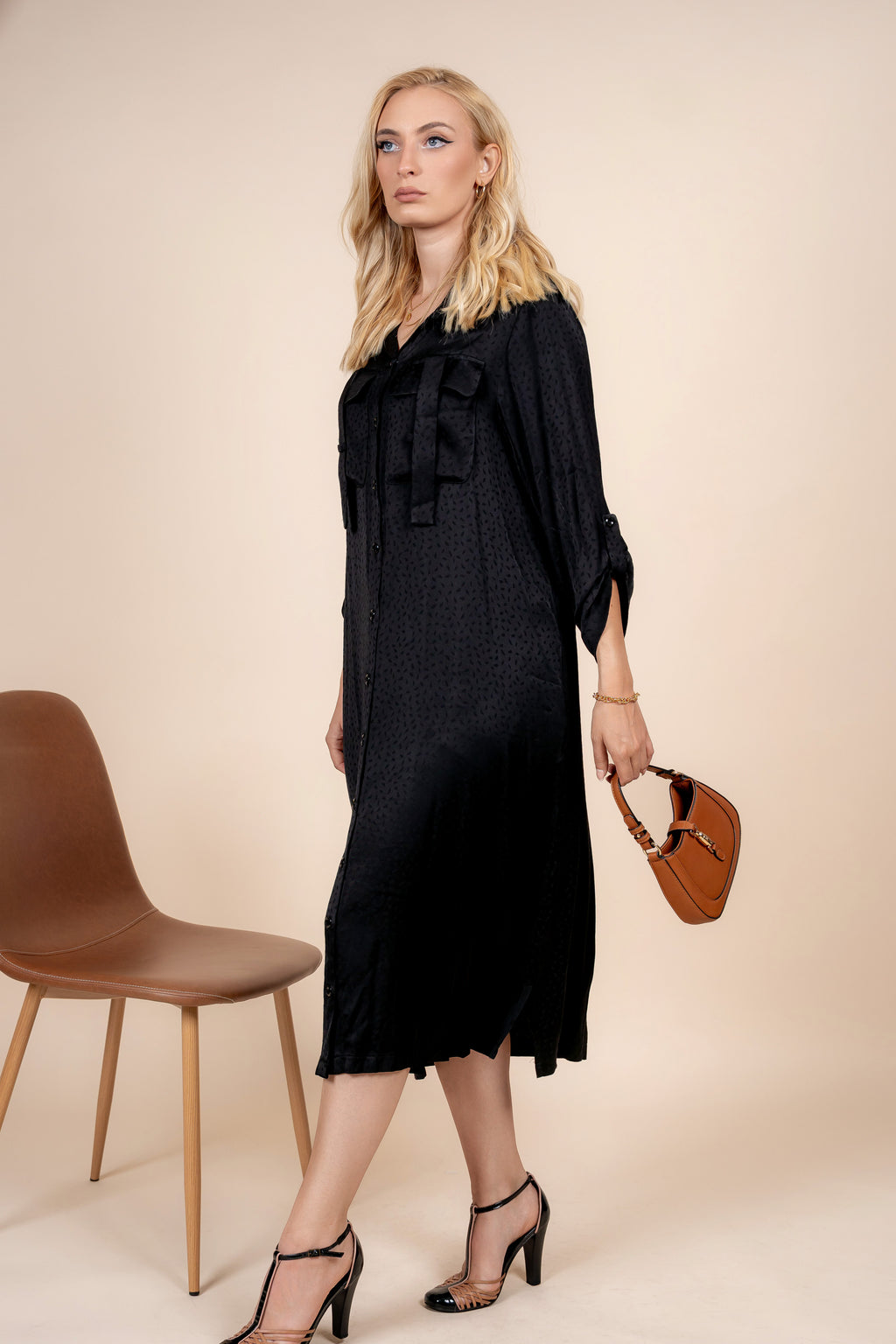 Leona – elegantna satenska haljina košulja kroja za svaki dan