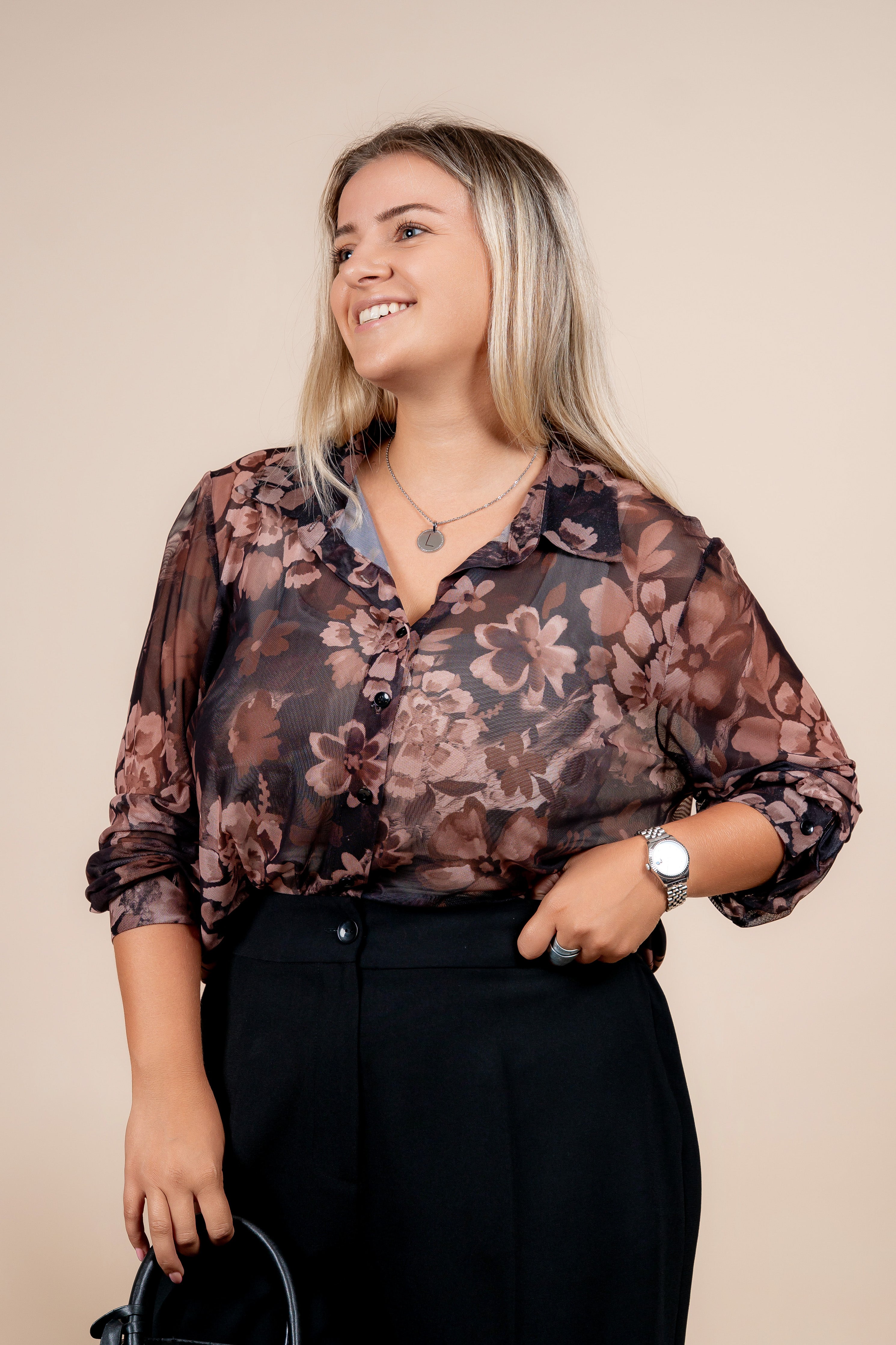 Hlače - elegantne crne hlače sa gumom u struku