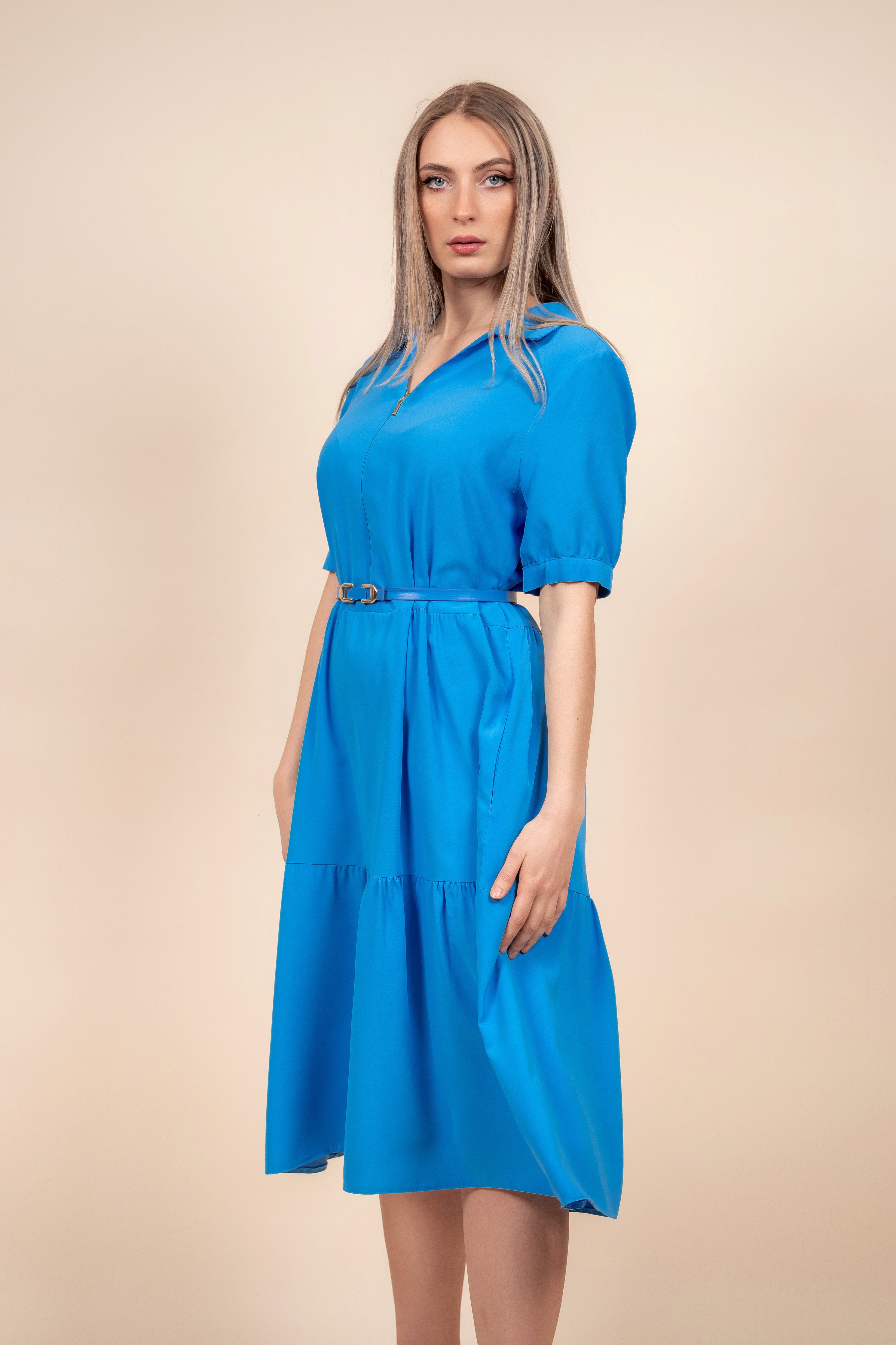 Nina - suptilna i elegantna plava haljina