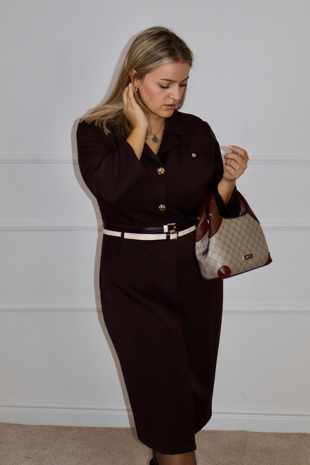 Mia haljina – suptilna elegancija za svaku priliku