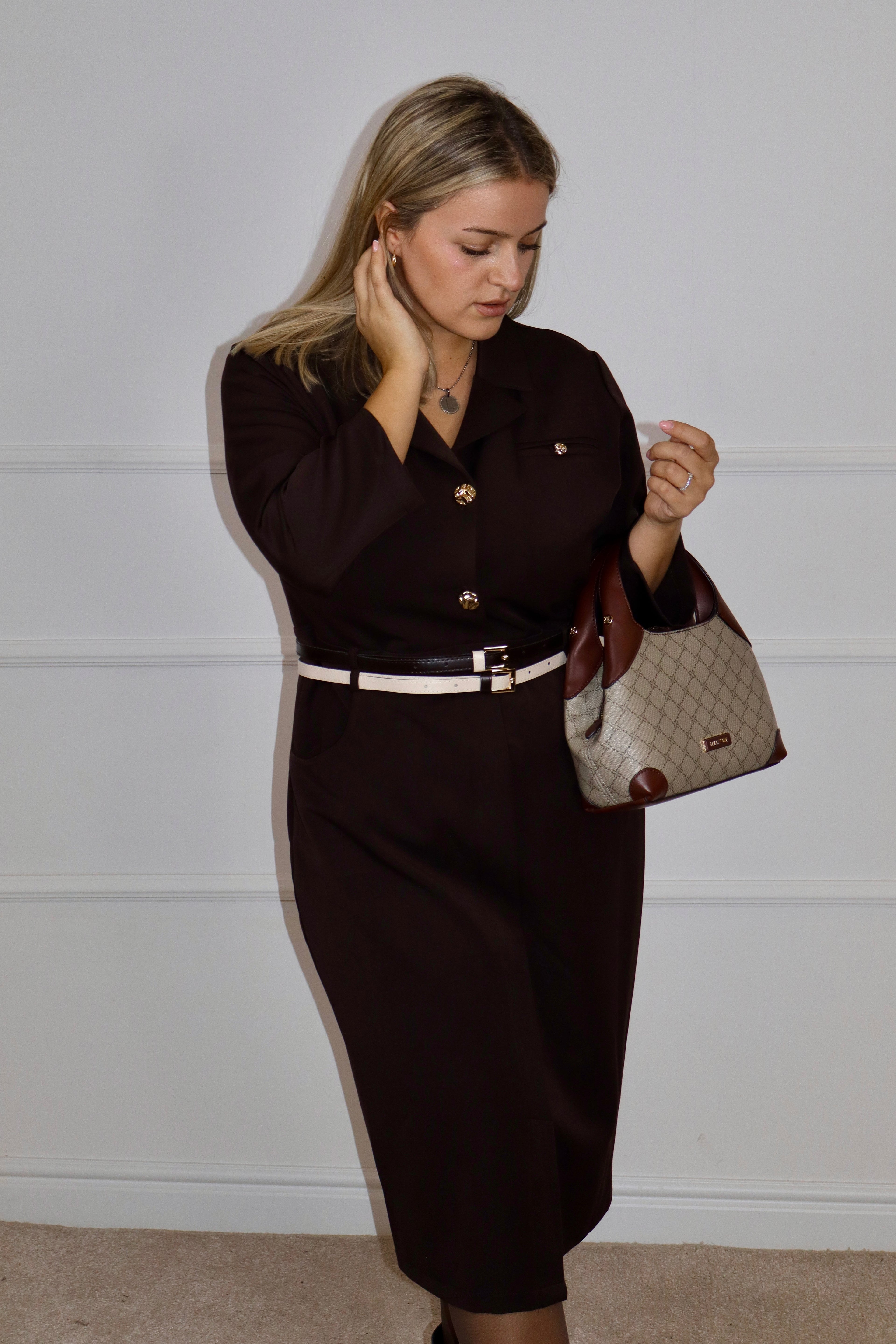 Mia haljina – suptilna elegancija za svaku priliku